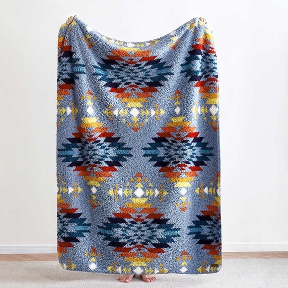 Pendleton Sherpa Fleece Throw Peak Canyon Denim Light Blue 50" x 70" - Picture 3 of 4